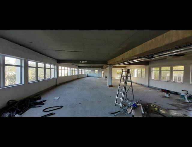 404M² OFFICE TO LET IN LA LUCIA RIDGE